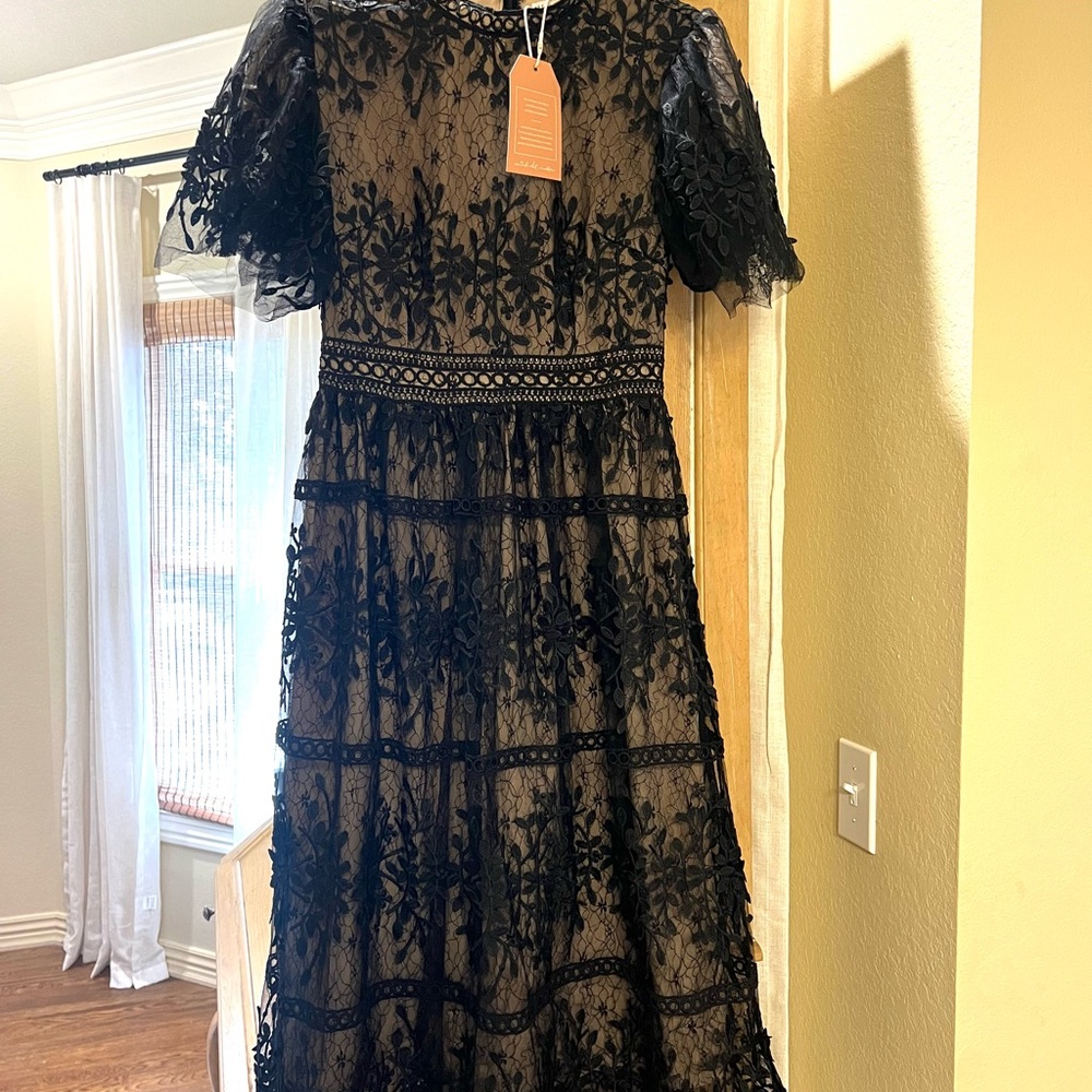 Ivy City Co Black Lace Embroidered Midi Dress ~ NWT ~ small~ Sicily~ puff sleeve